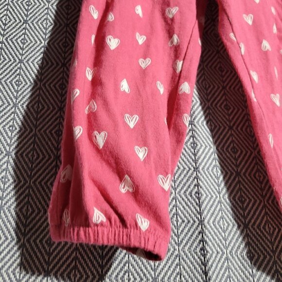 Old Navy Girl's Red Romper Decorated With White Hearts Covering It Size 3T - Picture 7 of 9